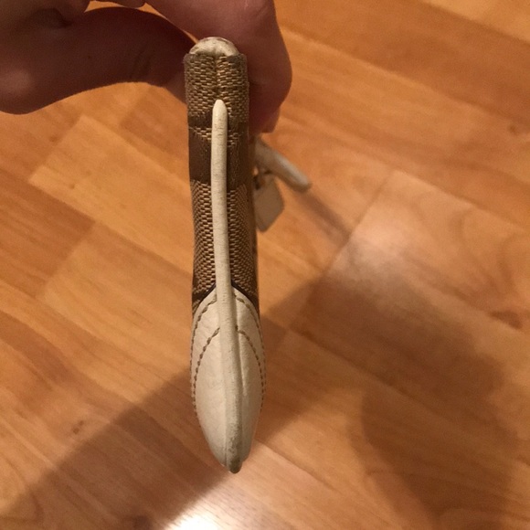 Coach - Picture 6 of 8